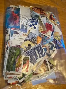 200 Decimal Australian Stamps Off Paper Used Mostly Different (S1) - Picture 1 of 1