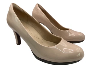 Scarpe da corte Clarks Collection in pelle verniciata beige nudo Ultimate Comfort UK 5D - Foto 1 di 20