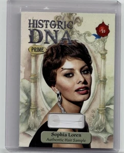 SOPHIA LOREN HAARSTRÄHNE RELIQUIENKARTE #7/17 2024 HISTORISCHE DNA PRIME FILMSTAR - Bild 1 von 2