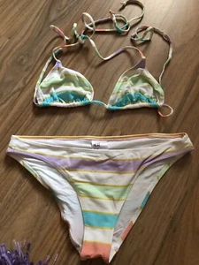 H&M Bikini Größe 36 gestreift bunt 2 Oberteile Cup A NEU M1 - Bild 1 von 6