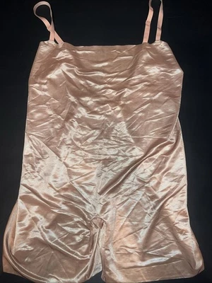 Skims Barely There 塑身衣低背中腰紧身衣裤尺寸 4X — 第 1/3 张图片