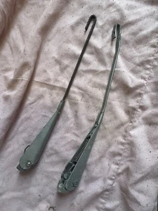 ⭐VW BEETLE CLASSIC WIPER ARMS PAIR NO BLADES FREE POSTAGE ⭐ - Picture 1 of 4