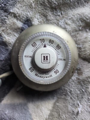 Antiguo / Termostato Honeywell / Modelo T86A / Diseñado por Henry Dreyfuss Foto 1 de 4