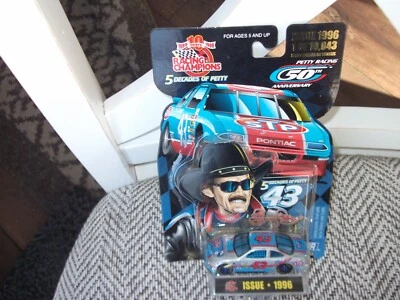 ГОНОЧНЫЕ ЧЕМПИОНЫ РИЧАРД ПЕТТИ 5 ДЕСЯТИЛЕТИЙ PETTY 1996 STP ПОНТИАК 1/64 ЛИТАЯ - Изображение 1 из 4