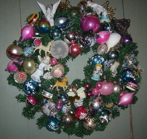 Fabulous Retro Christmas Ornament Wreath with lots of Angels and Balls! - Picture 1 of 5