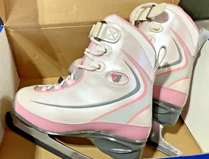 Riedell Model 615 Blade Model GR4 Ice Skates Pink Medium Size 3 - Foto 1 di 3