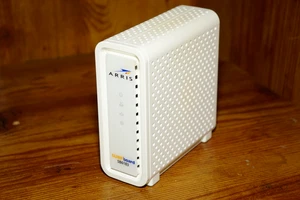 ARRIS SURFboard SB6183 DOCSIS 3.0 Cable Modem 16x4 686 Mbps - Picture 1 of 6