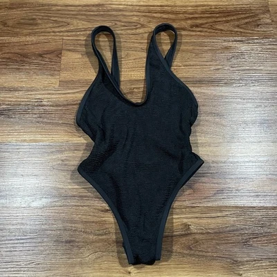 Купальник женский текстурированный Out From Under Kyndall маленький черный цельный - Изображение 1 из 4