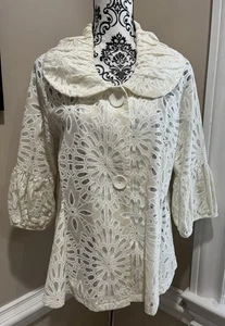 Damee Inc Crema y Blanco Chaqueta Topper Bolsillos Floral Encaje Boho Arte Para Usar L - Imagen 1 de 12