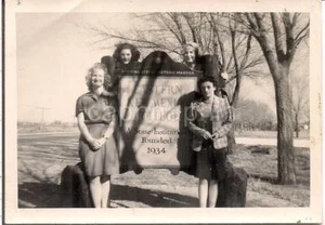 Women By Historical Marker Sign "Eastern NEW MEXICO College Founded 1934" Photo - Picture 1 of 1