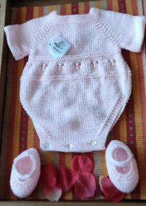 Conjunto de punto para bebé Ranita y zapatos. 6-12 meses. Hecho a mano - Imagen 1 de 2