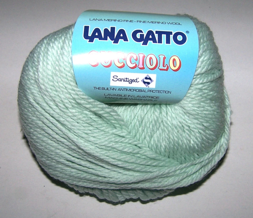 Lot of 10 balls Lana Gatto CUCCIOLO Machine Washable Merino Wool Yarn 8001 GREEN - Image 1 of 1