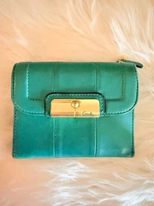 Coach Kristin blau grün Leder Medium dreifach faltbare Geldbörse goldfarben Portemonnaie aquamarin sehr guter Zustand - Bild 1 von 10