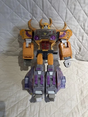 Unicron Transformers Armada Supreme Class 2003 Action Figure NOT SURE IF COMPLET - Image 1 of 4