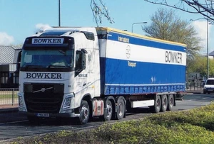 FOTO EN COLOR: REMOLQUE BOWKERS (BLACKBURN) VOLVO FH ARTIC LADO CORTINA - PN14 HKD - Imagen 1 de 1
