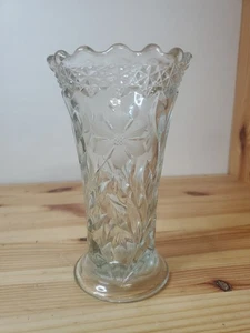 Vintage Klarglas Vase Gänseblümchen & Blatt Design 6" Höhe schwer JO+ - Bild 1 von 8