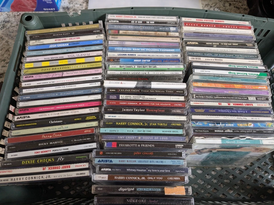 LOT Of 75 CD Mixed Genres Traffi, REM, Whitney, Sting, Madonna, Cline, Spyro ETC Foto 1 de 4