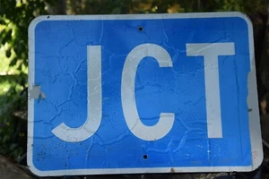 SEÑAL METÁLICA DE TRÁFICO DE CARRETERA INTERESTATAL PUNTO JCT 16" X 21" AUTÉNTICA DESMANTELADA - Imagen 1 de 12