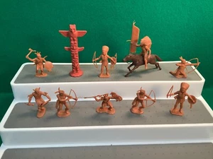 VINTAGE MARX FORT APACHE PLAYSET 54MM INDIAN FIGURES IN BUTTERSCOTCH - Picture 1 of 6