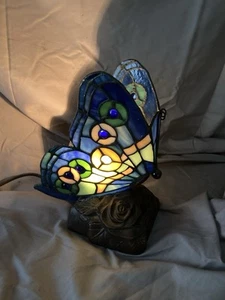 Tiffany Stil Buntglas Schmetterling Tischlampe Mehrfarbig - Bild 1 von 9