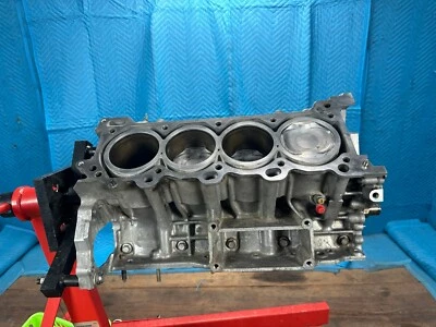 Lexus LX570 Engine Cylinder Block w/ Crankshaft, Rods & Pistons 2008-2015 OEM - Image 1 of 4