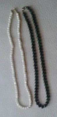 Coppia Collane Perle verdi e bianche Vintage - Immagine 1 di 4