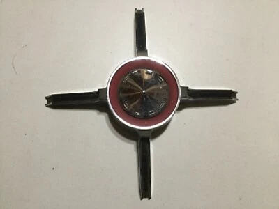 1965 FORD PASSENGER ACCESSORY SPINNER HUBCAP - Image 1 of 4