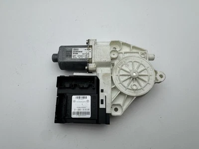 T081 2009 09 AUDI R8 RH PUERTA DERECHA VENTANA MOTOR 420959802 Foto 1 de 4