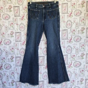 Wrangler Women's 28x34 Bell Bottom Jeans High Rise Flare Denim Lainey Wilson - Picture 1 of 6