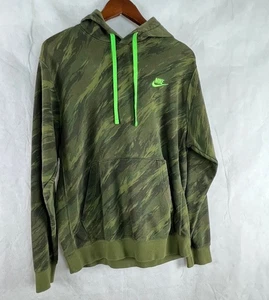Nike NSW Essentials Club Hoodie Men's Size M Green Camo Sweatshirt - Picture 1 of 2