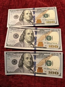 (3) BILLETES DE 100 DÓLARES CONSECUTIVOS CON NÚMERO DE SERIE ELEGANTE 2017 sin circular - Imagen 1 de 12
