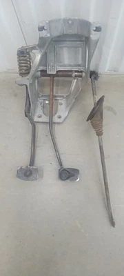 1980-1986 Ford F-150 F-250 F-350 Bronco LINKAGE TYPE Clutch Type Pedal Assembly - Image 1 of 4