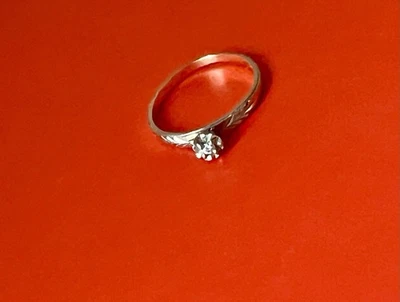 Anillo vintage de oro amarillo de 10 quilates de 1,12 g con detalles de diamantes pequeños talla 5,75 LoveLock  Foto 1 de 4