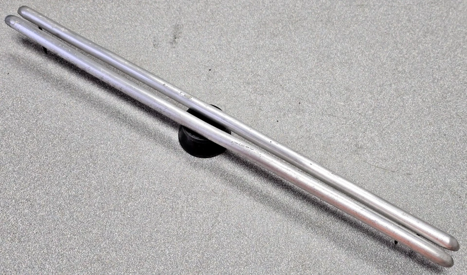 BONITO PAR DE TIRAS DE TACHUELAS SUPERIORES CONVERTIBLES ORIGINALES USADAS PORSCHE 356B 356C 356SC Foto 1 de 4