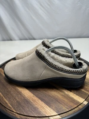 Route 66 Mens Size 10 Tan Brown Suede Rubber Sole Fleece Slippers Clogs Slip On - Image 1 of 4