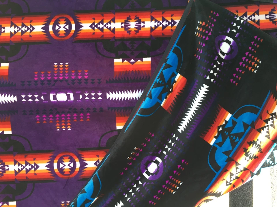 Супермягкое плюшевое двустороннее одеяло Southwest Native American Design - Изображение 1 из 4