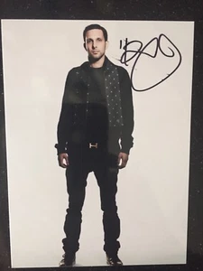 GENUINE HAND SIGNED 'DYNAMO' POSTCARD PHOTO - Picture 1 of 1