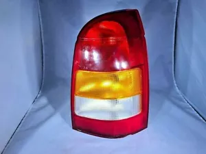 Tail Light Assembly Passenger Side RIGHT DOT GM 2L Bulb 300 022, 300 028R 32 CP - Picture 1 of 11