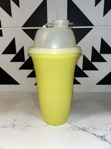 Vtg 3 Pc Tupperware Quick Shake #844 Yellow Shaker Bottle ~ Gravy Dressing Sauce - Picture 1 of 6