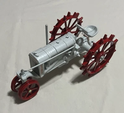 1/16 Fordson Narrow Front Metal Tractor Joseph Ertl - Image 1 of 4