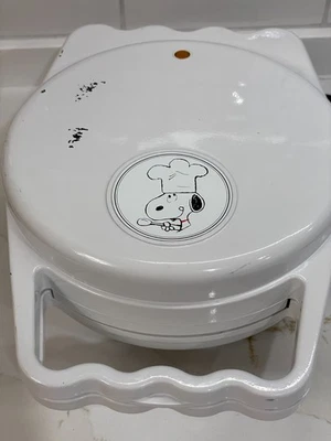 Vintage Salton Snoopy Waffle Maker WM-2A Face Peanuts 820W Turns On White Used - Image 1 of 4