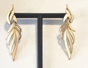 Crown TRIFARI Pireced Dangle Earrings Cream/or Off White Enamel & Gold-Tone - Picture 1 of 10