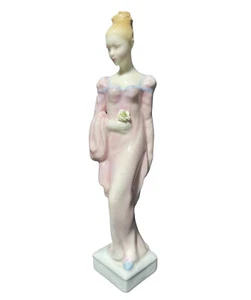 VINTAGE ROYAL DOULTON 1962 FIGURINE “DAPHNE” HN 2268 BONE CHINA LADY PINK DRESS - Picture 1 of 11