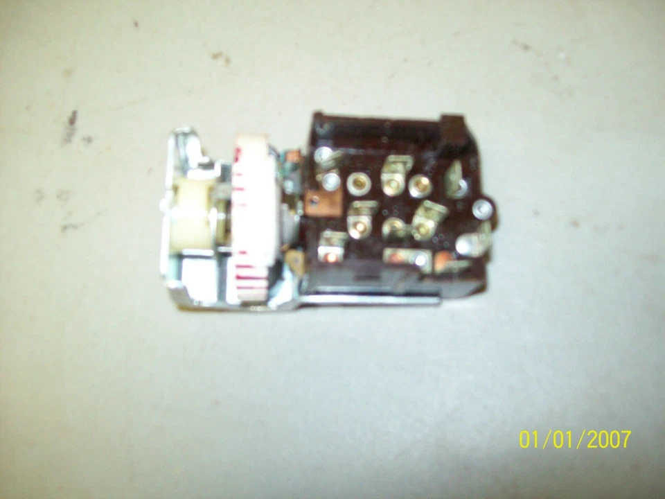 Interruptor de faros Dodge/Plymouth St. Regis/Fury 1979-1981  Foto 1 de 3