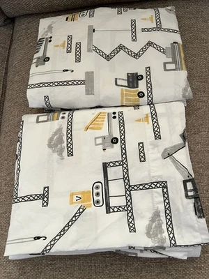 Juego de sábanas dobles planas y ajustadas Pottery Barn Kids Ethan Construction Vehicles Foto 1 de 4