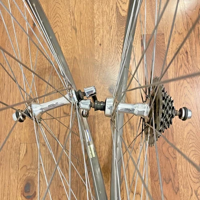 Набор винтажных 26-дюймовых 6/7-скоростных колес Shimano Deore XT, 100/135 мм анодированные ободы RM-20 - Изображение 1 из 4