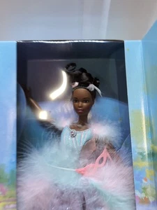 Exquisita Barbie de colección ’00 Ballet Mascarada, afroamericana, # 29386, en caja original. - Imagen 1 de 11
