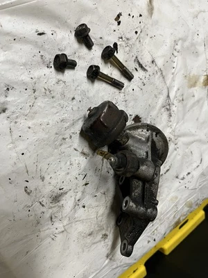 1990-1994 Mitsubishi Eclipse 1.8L engine oil filter housing assembly mount W1 - Image 1 of 4