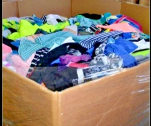 Großhandel Menge 100 Stück gemischt Damen, Kinder & Jugendliche Kleidung Wiederverkauf Sendung - Bild 1 von 24
