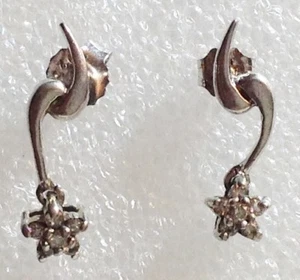 B.O clous en argent 925 poinçon petite pampille fleur cristaux diamant 44 - Picture 1 of 2